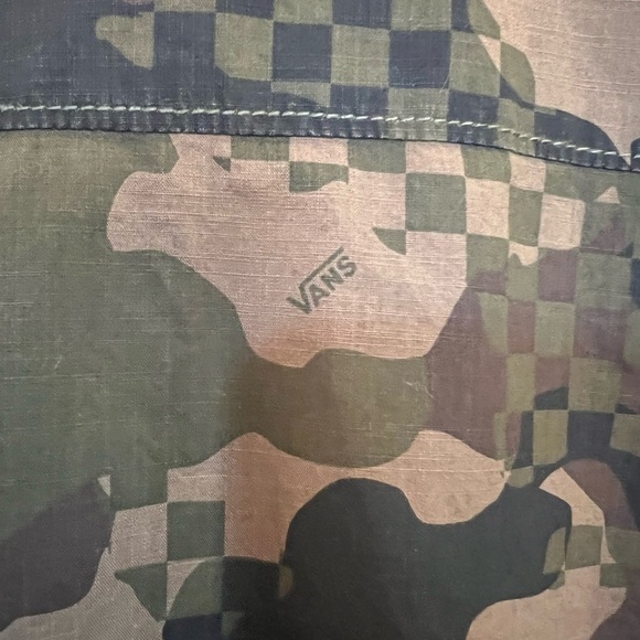 VANS-Men’s Short Sleeve Button Down Shirt - Picture 5 of 10